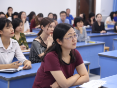 深化分类聘用和分类点评有用激起教师队伍立异才能与生机
