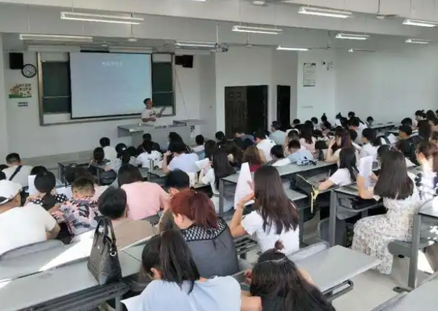 确实能够让一些学生放下每分必争的执念缓解学生的焦虑感等做法